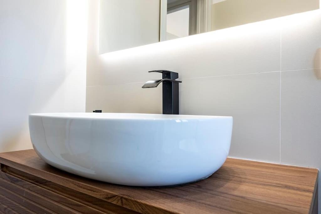 Stylish Apartment Rome Air Conditionig Wifi Tv 50 Metro 4 Minutes Away Esterno foto